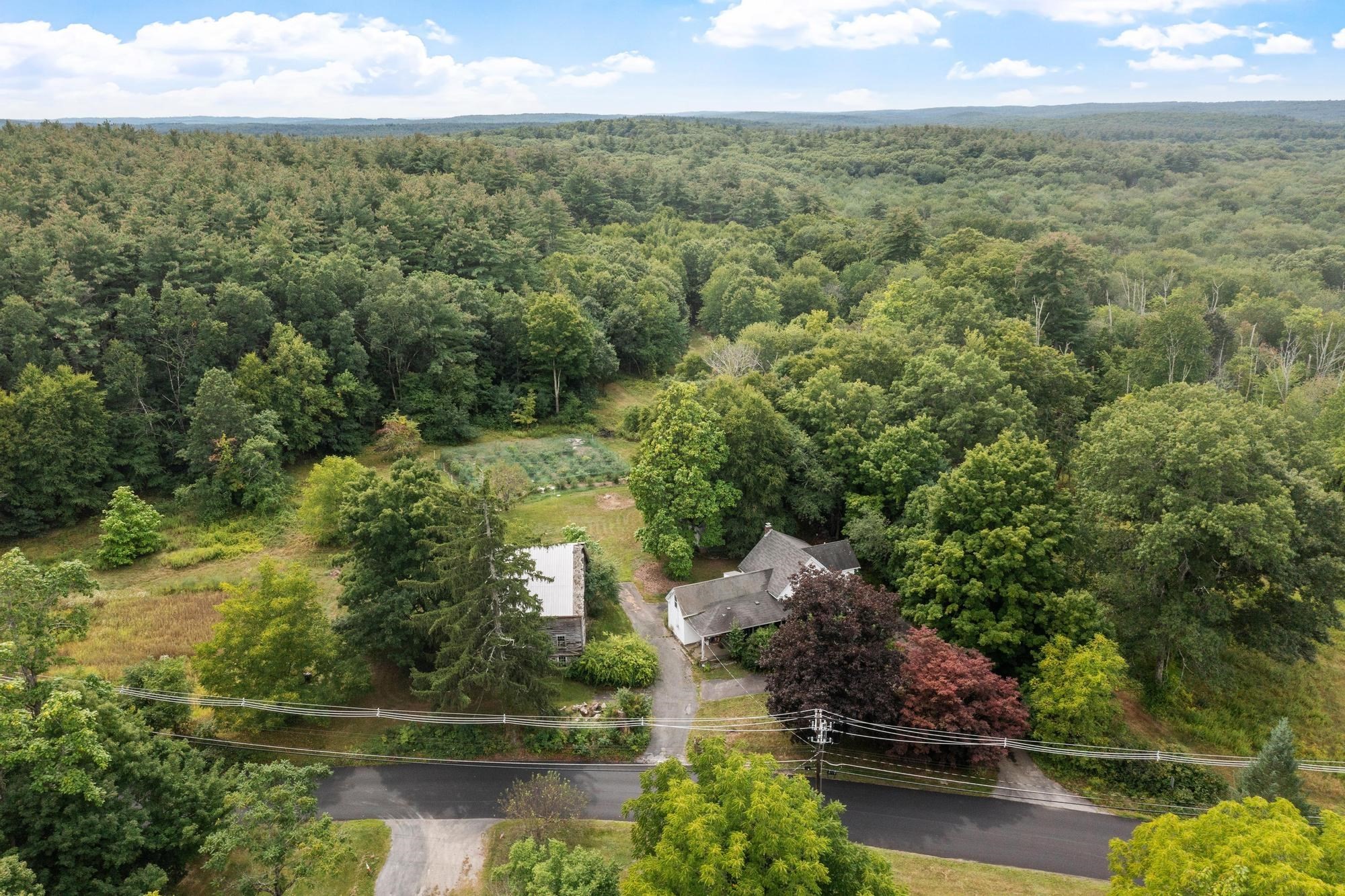 276 Middle Rd Property Photo 1