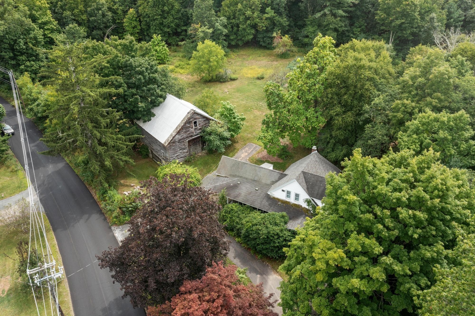 276 Middle Rd Property Photo 11