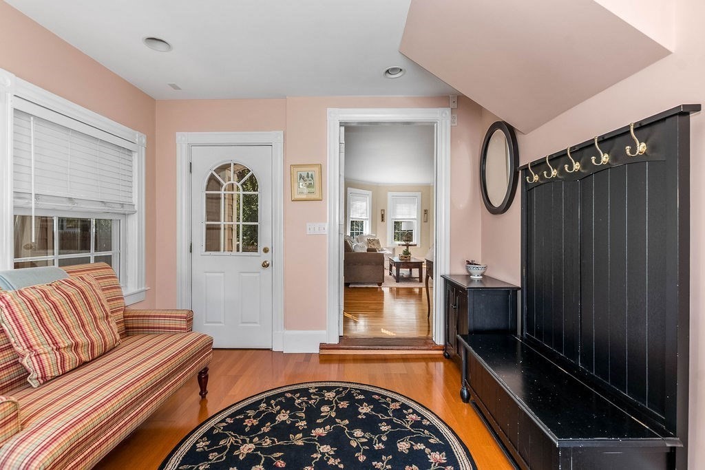 180 Walnut St Property Photo 6