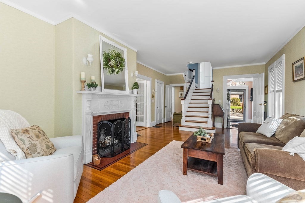 180 Walnut St Property Photo 8