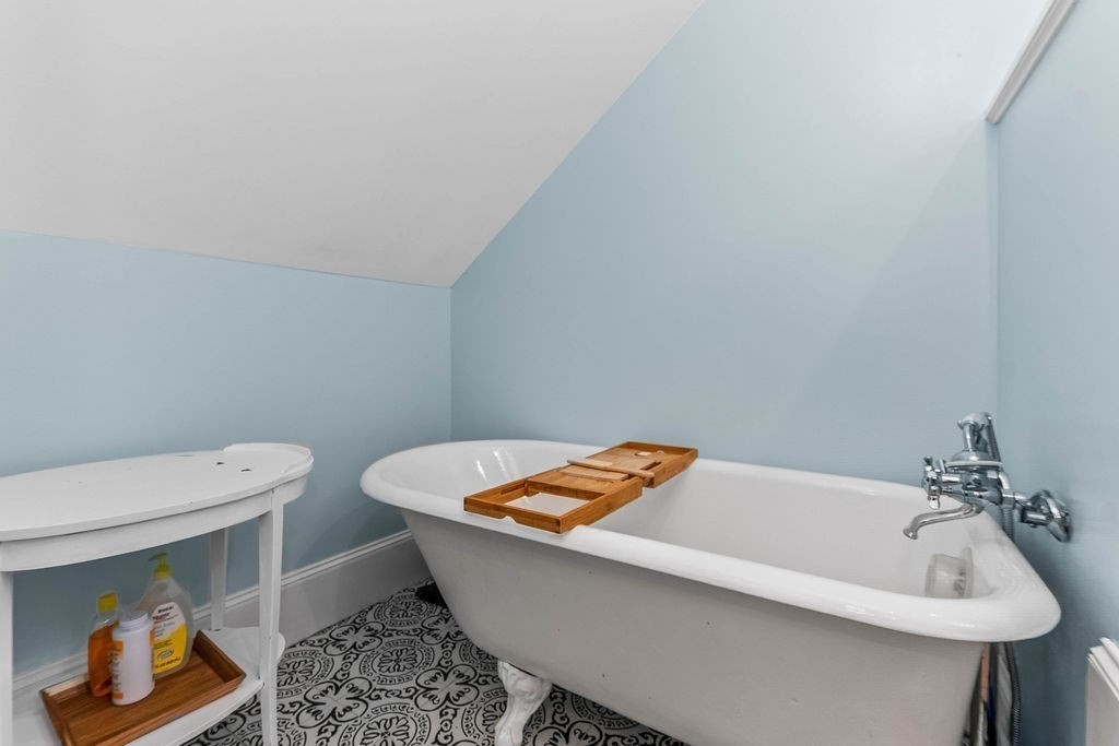 180 Walnut St Property Photo 23