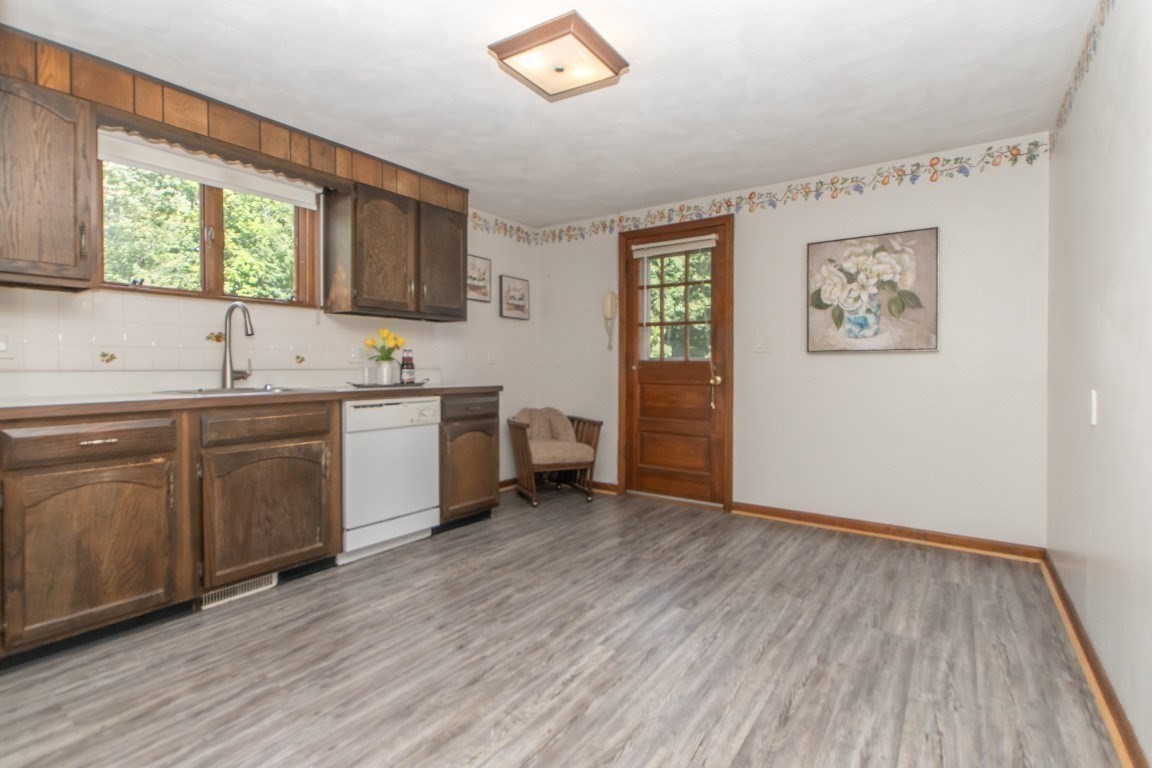 15 Marrett Rd Property Photo 13