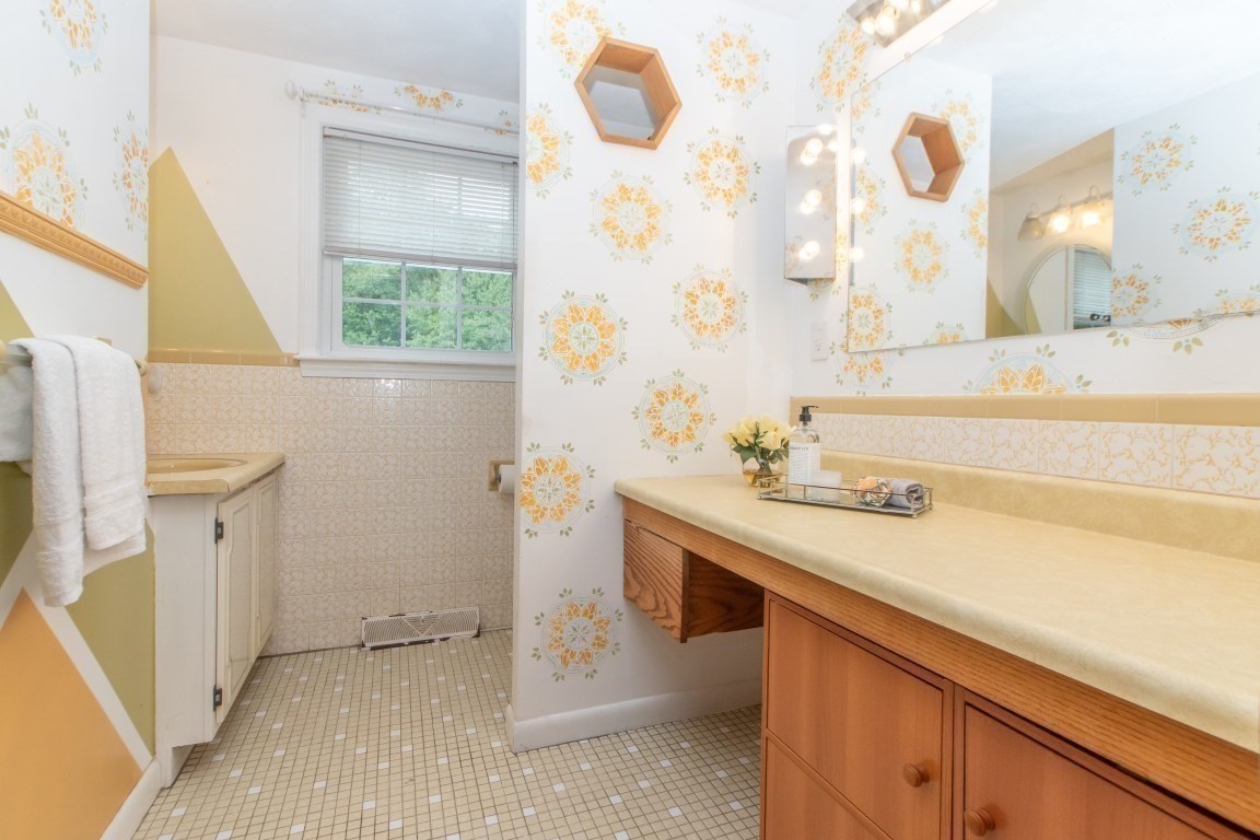 15 Marrett Rd Property Photo 17