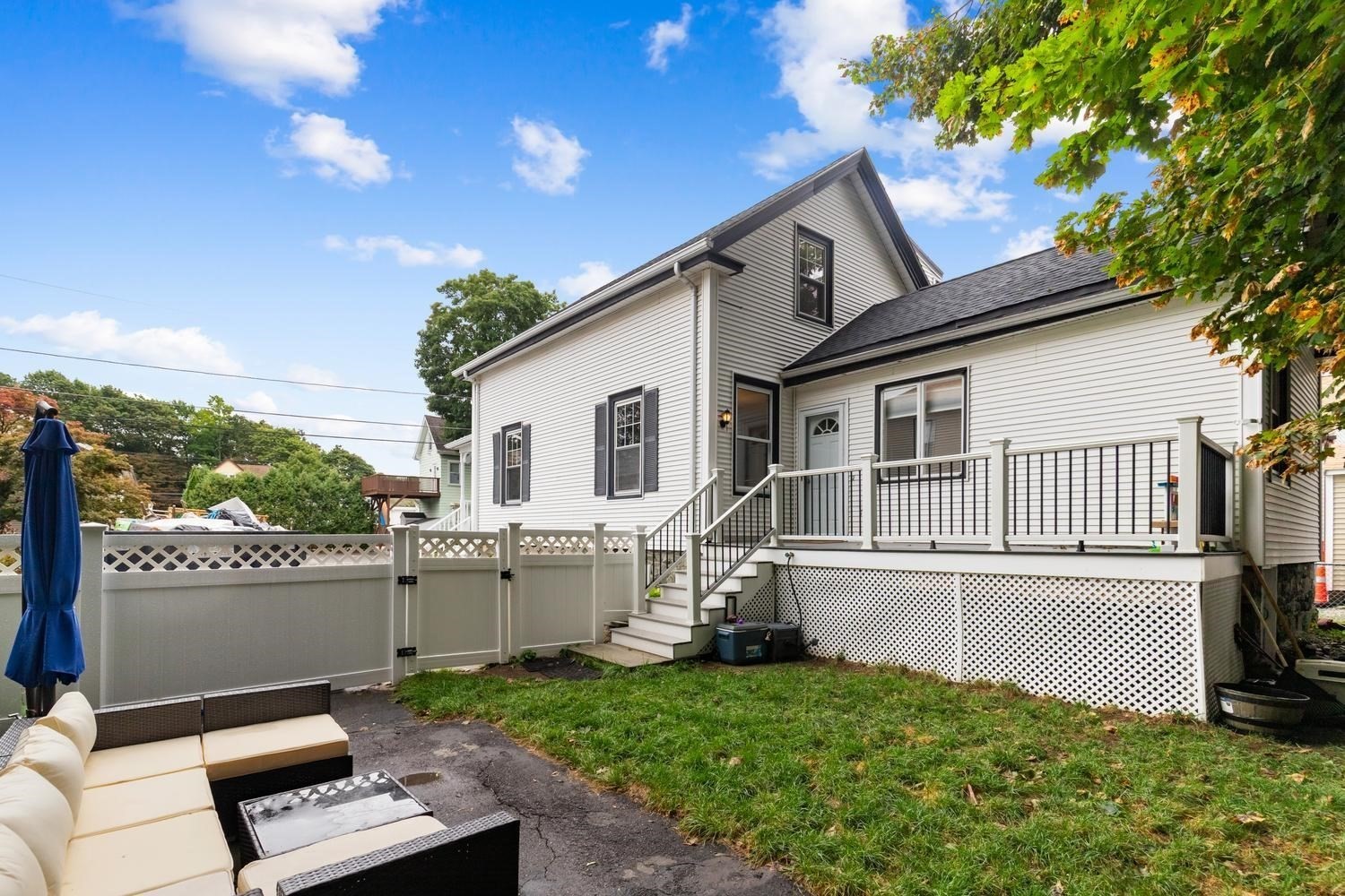 8 Cliff St Property Photo 5