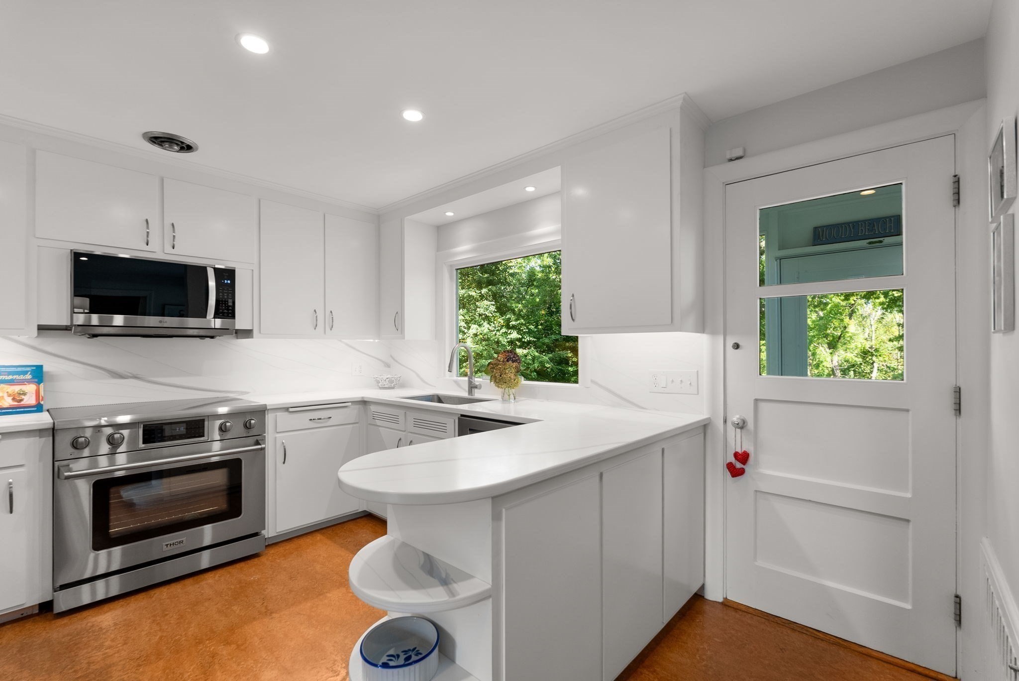253 Pond St Property Photo 5