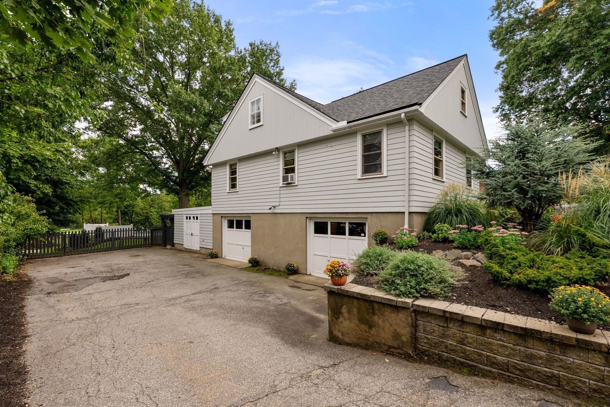 253 Pond St Property Photo 27
