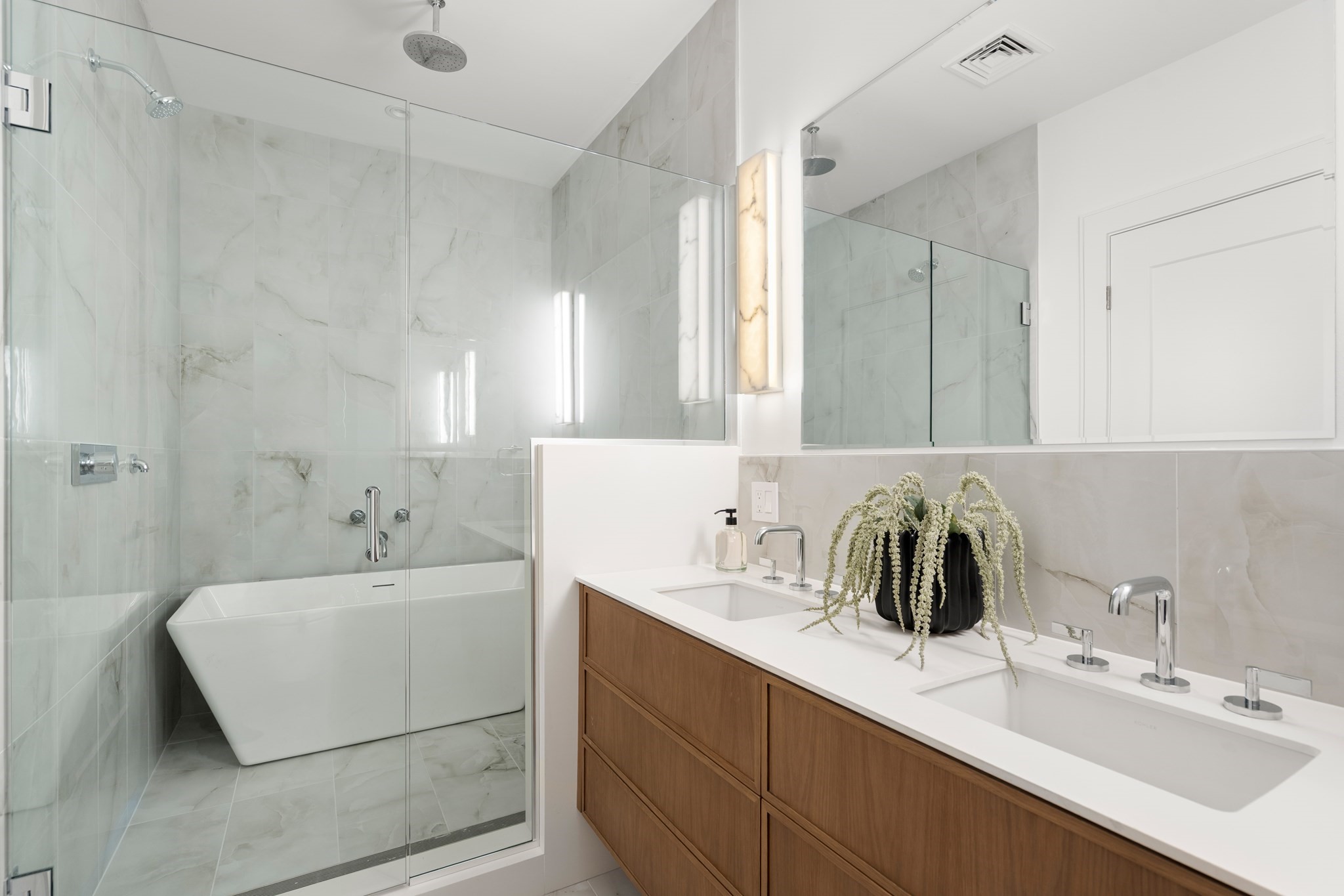 595 Albany Street # 502 Property Photo 12