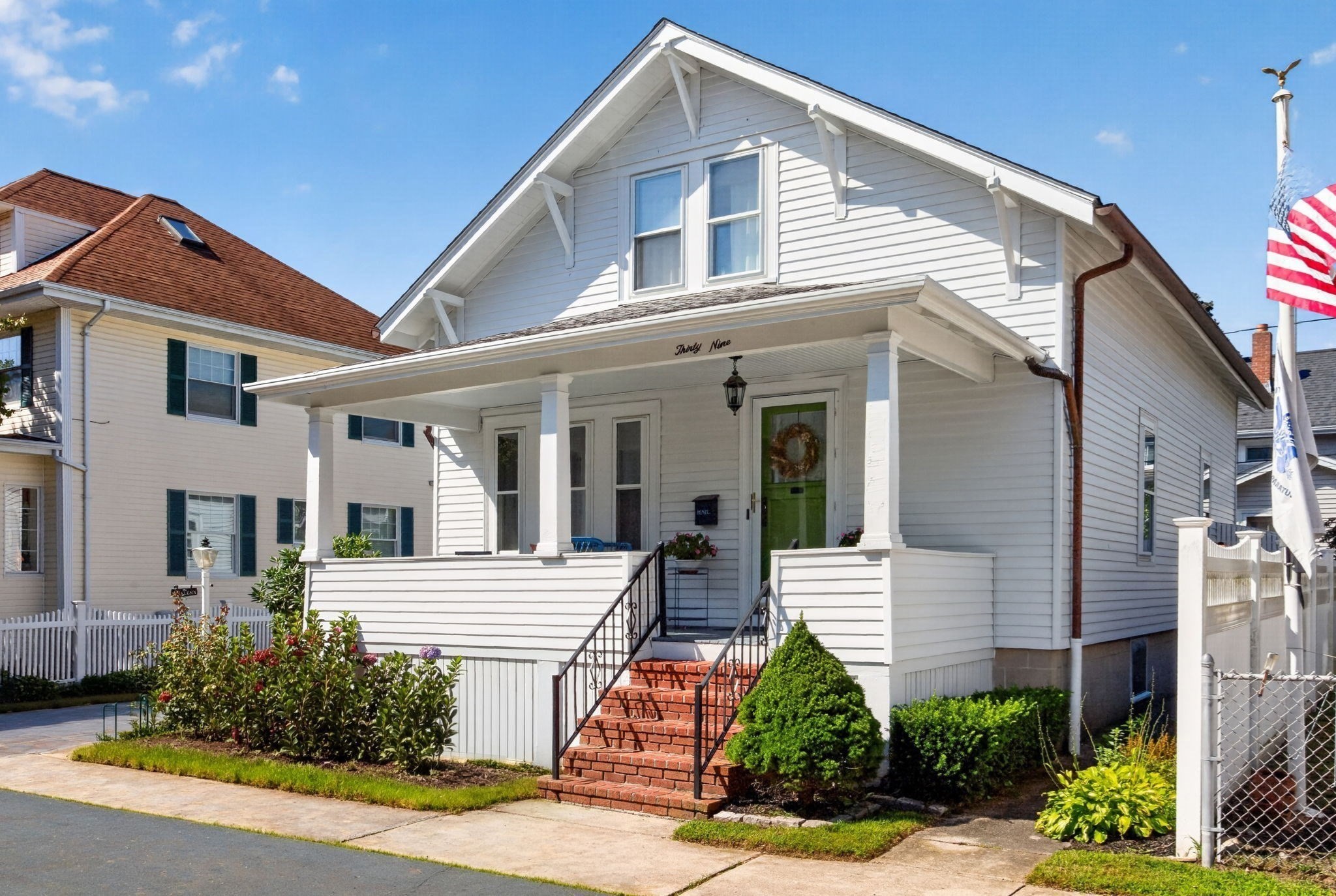 39 Junior St Property Photo 1