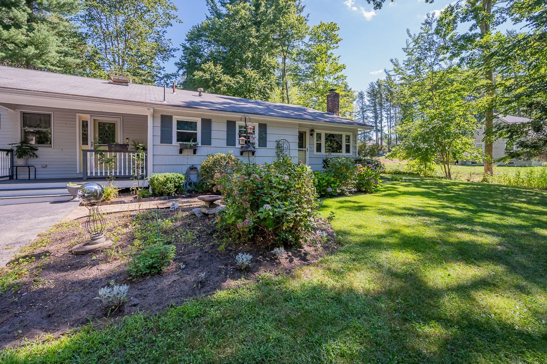 558 Spring St Property Photo 3