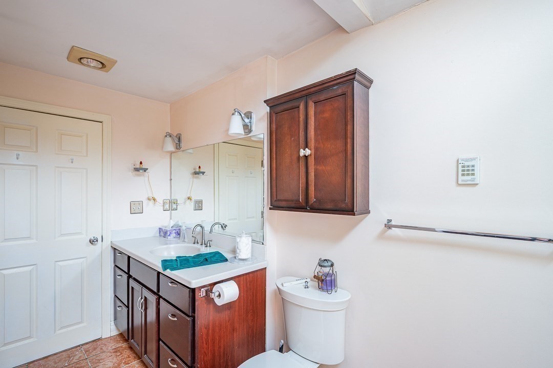 558 Spring St Property Photo 21