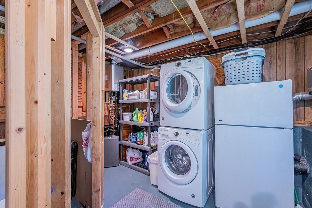 558 Spring St Property Photo 24