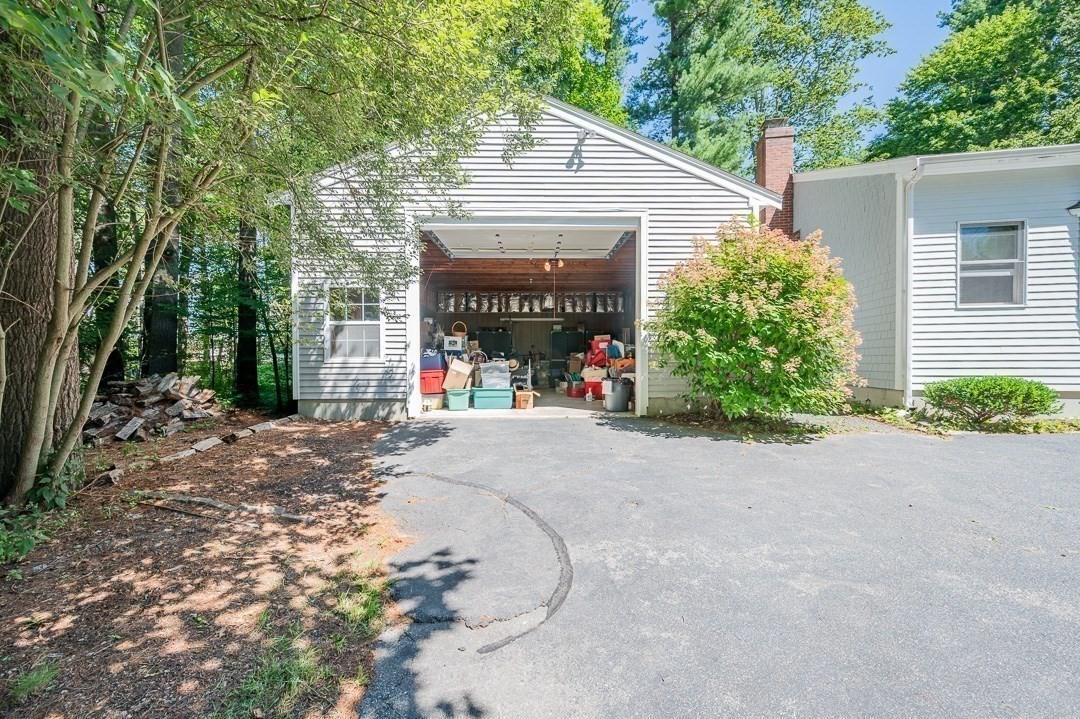 558 Spring St Property Photo 27