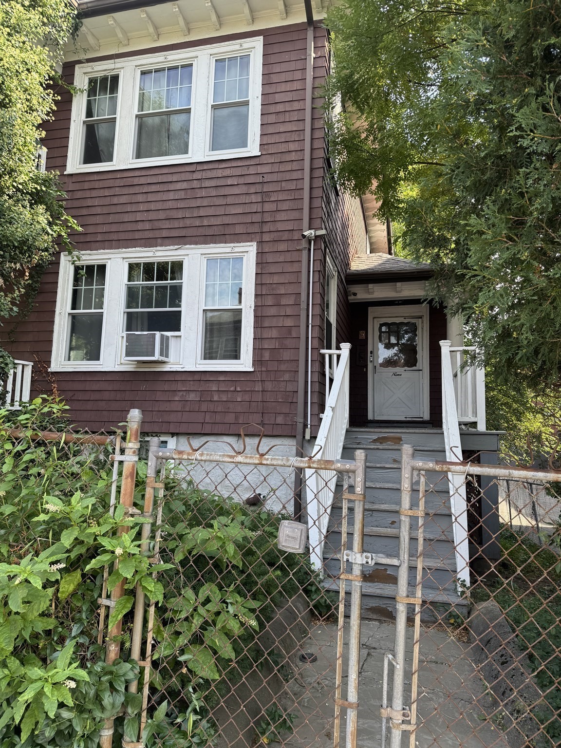 9-11 Nazing St Property Photo 3
