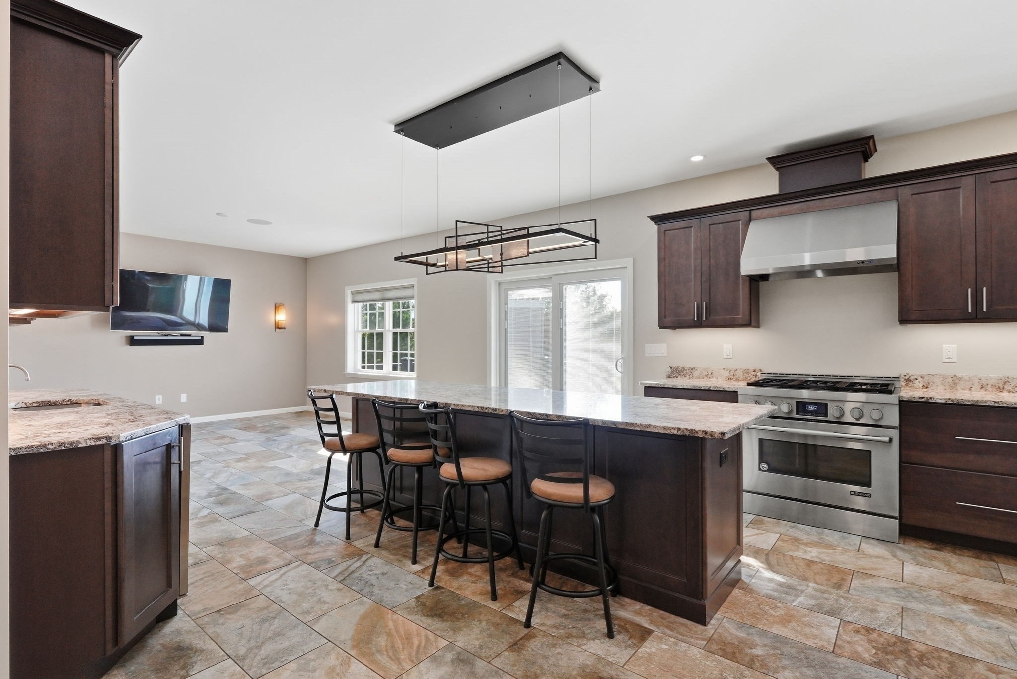 9 Marshall Circle Property Photo 2