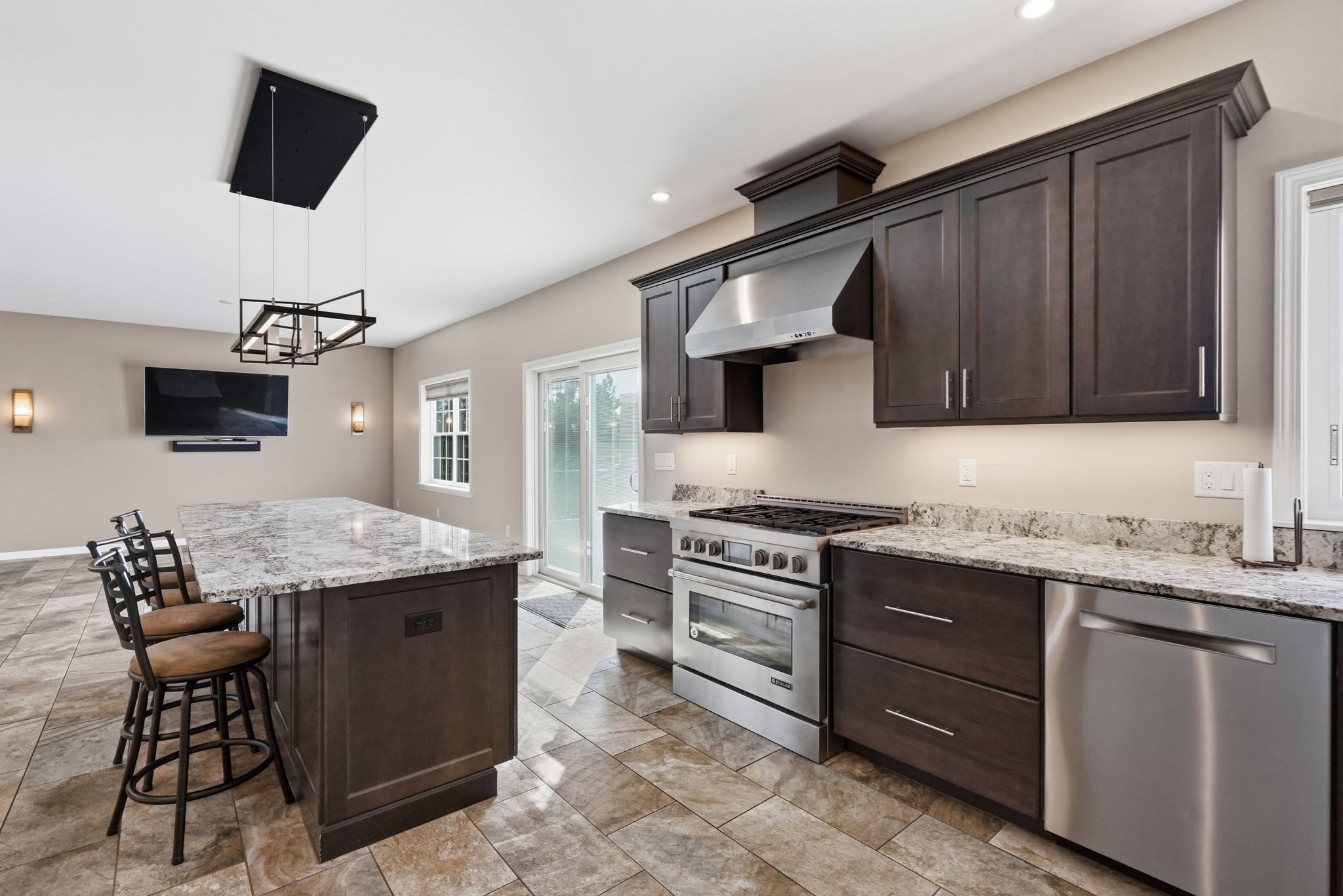 9 Marshall Circle Property Photo 3