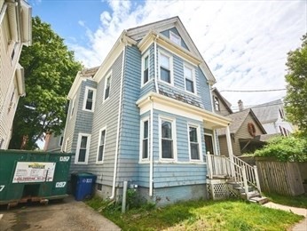 12 Perry St Property Photo 1