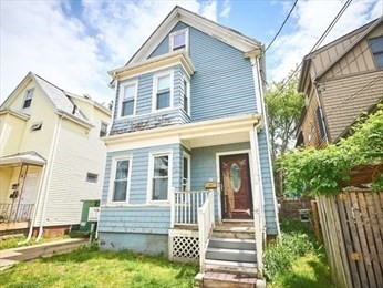 12 Perry St Property Photo 2
