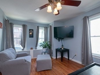 12 Perry St Property Photo 5