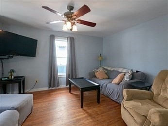 12 Perry St Property Photo 6