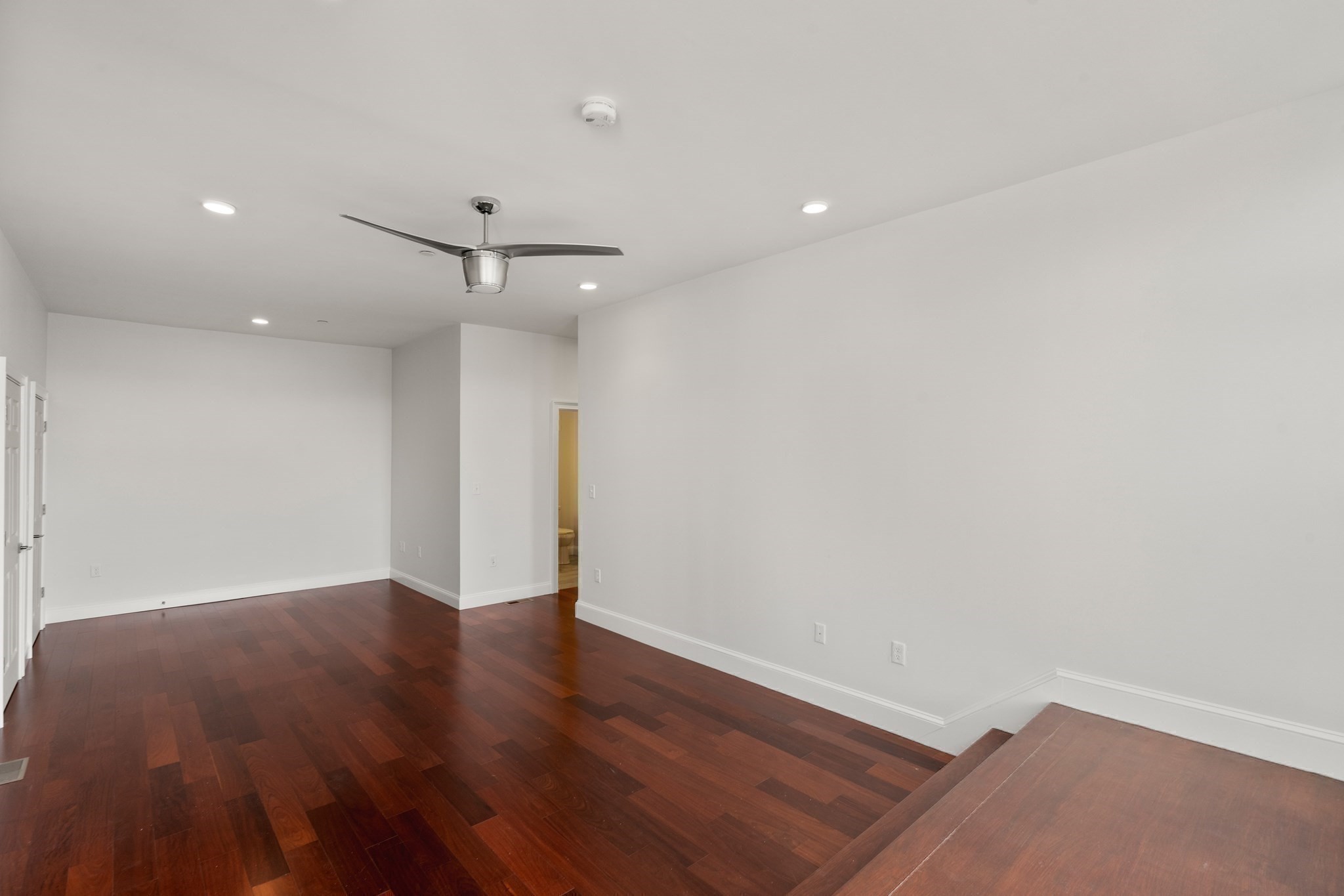 170 W Broadway # 411 Property Photo 25