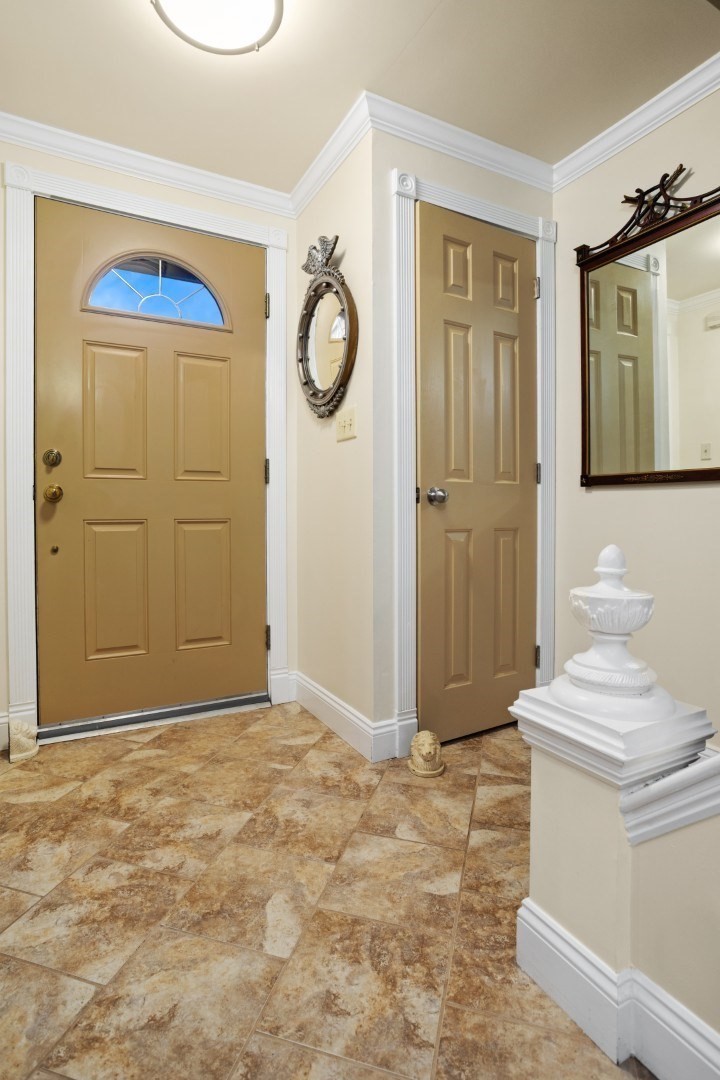 409 Lewis O Gray Dr # 409 Property Photo 2