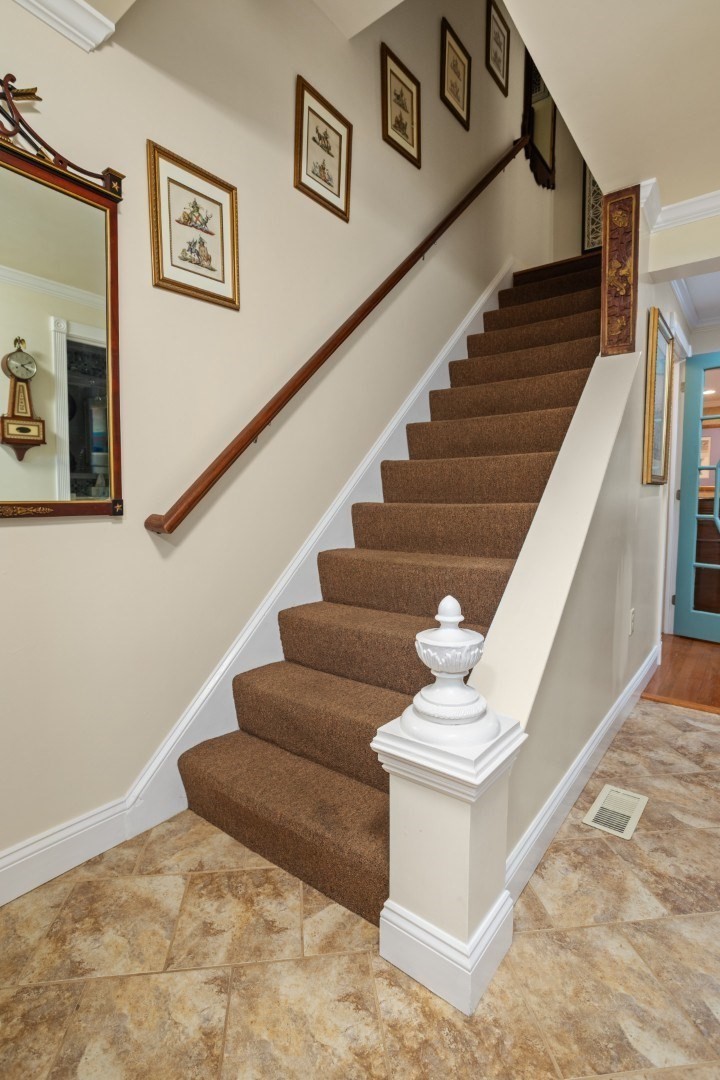 409 Lewis O Gray Dr # 409 Property Photo 3