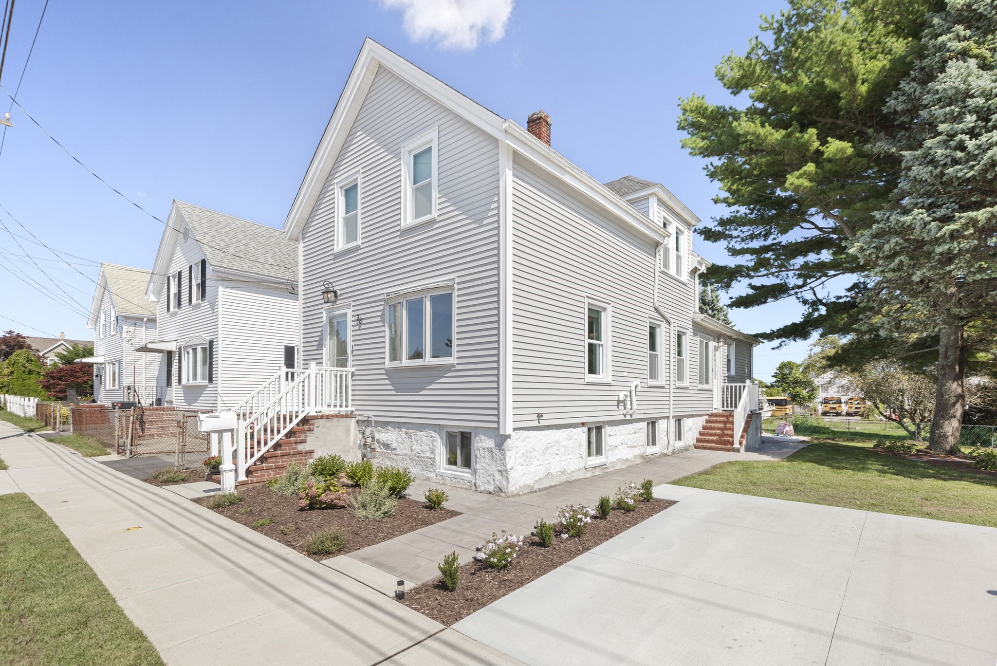 28 Saint John St Property Photo 2