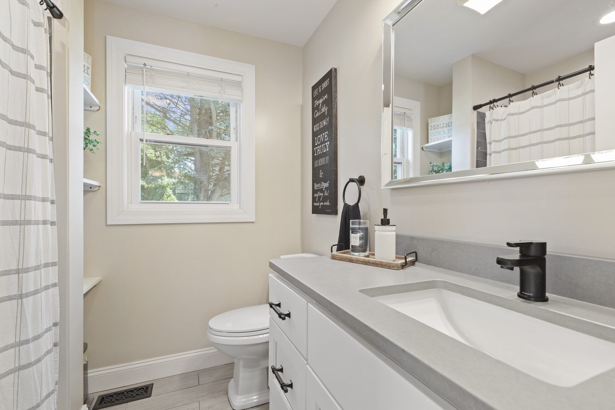 28 Saint John St Property Photo 14