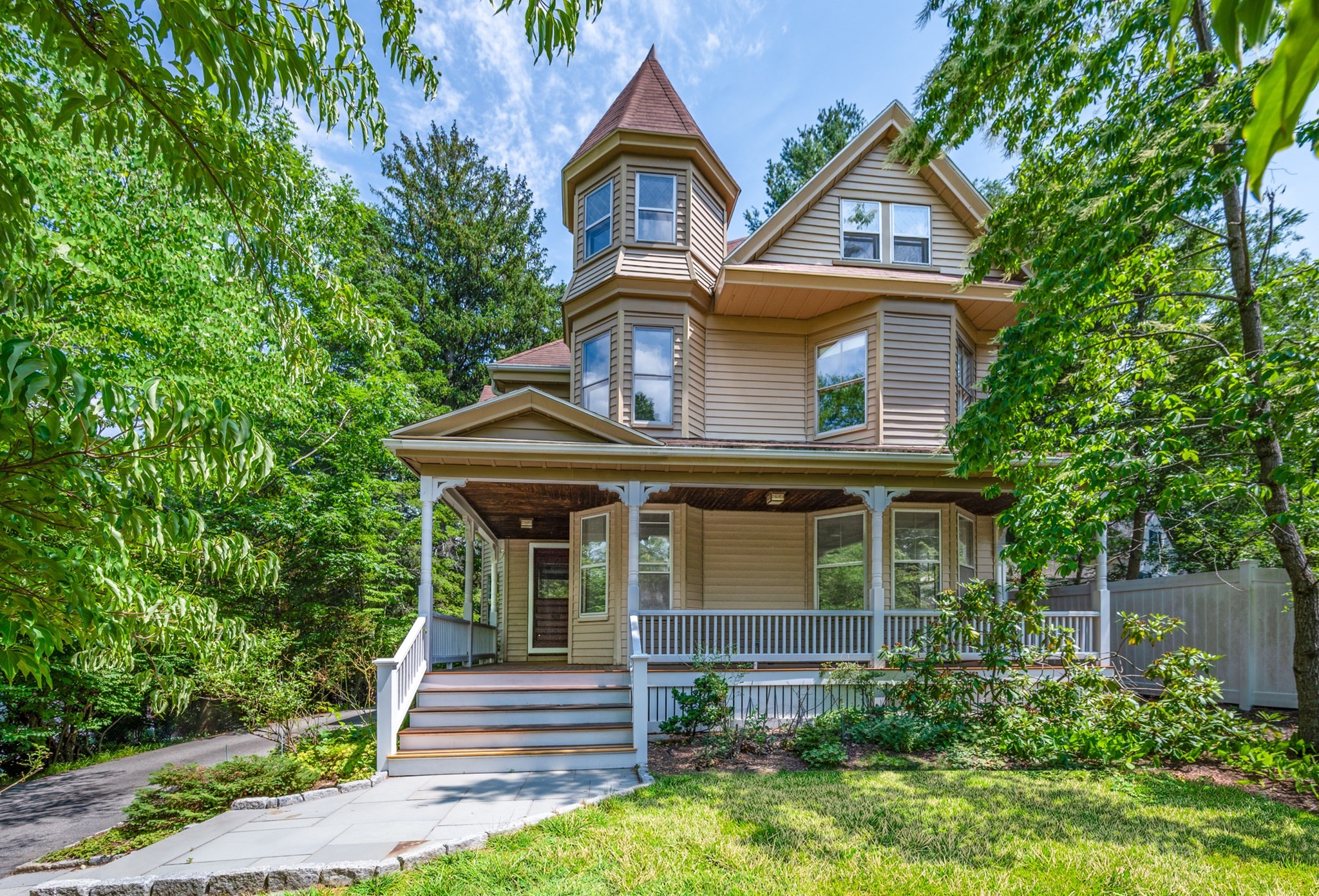 8 Cypress Rd