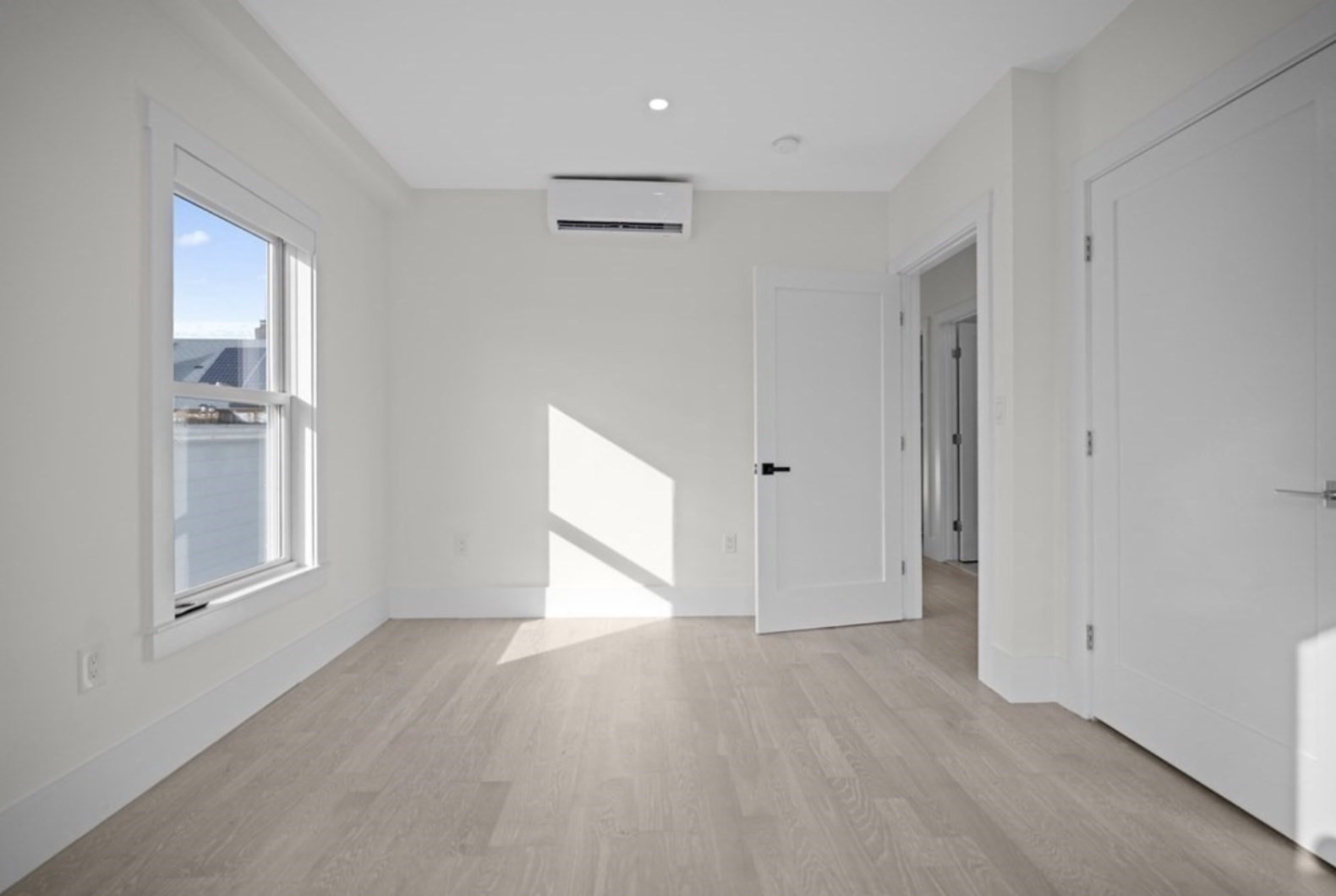 52 Spencer Ave # 3 Property Photo 6