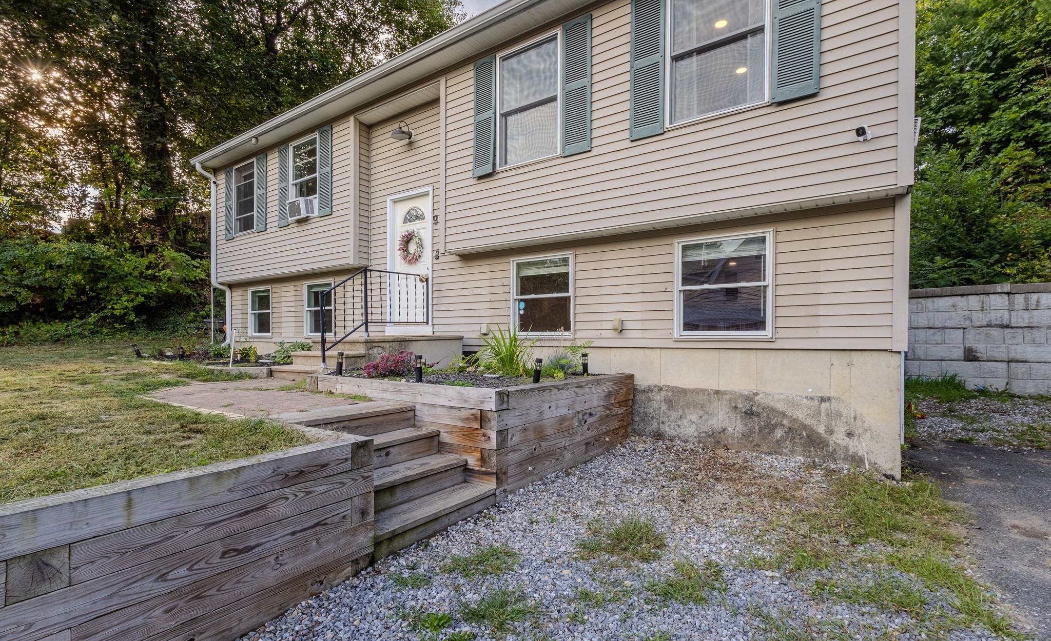 91 Wendell St Property Photo 3