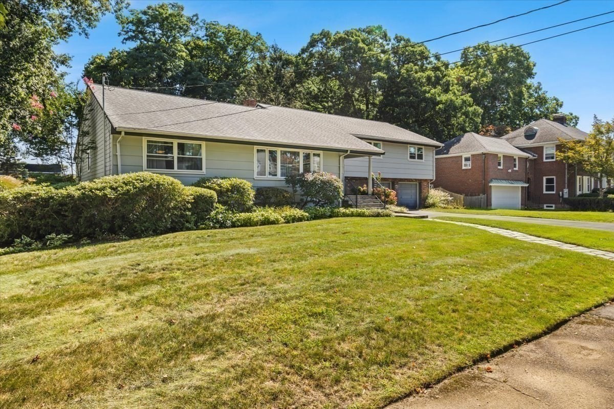 30 Bassett Rd Property Photo 3
