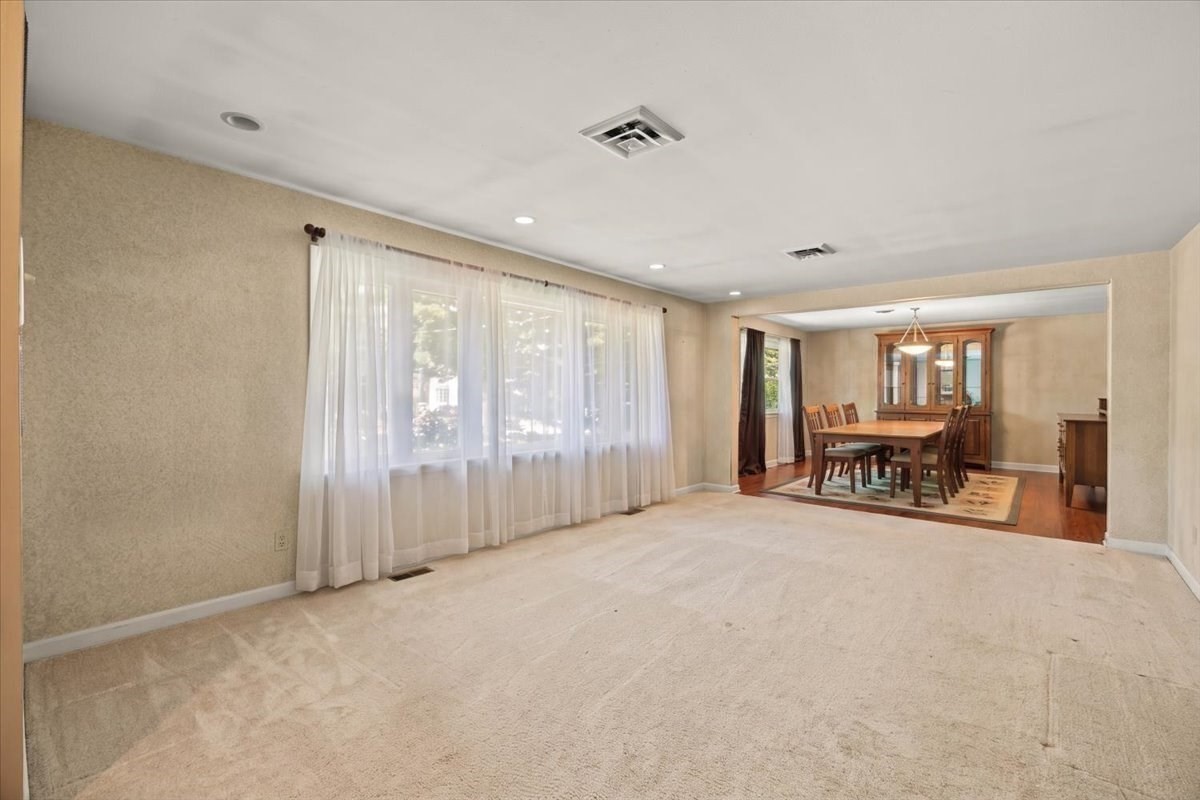 30 Bassett Rd Property Photo 14