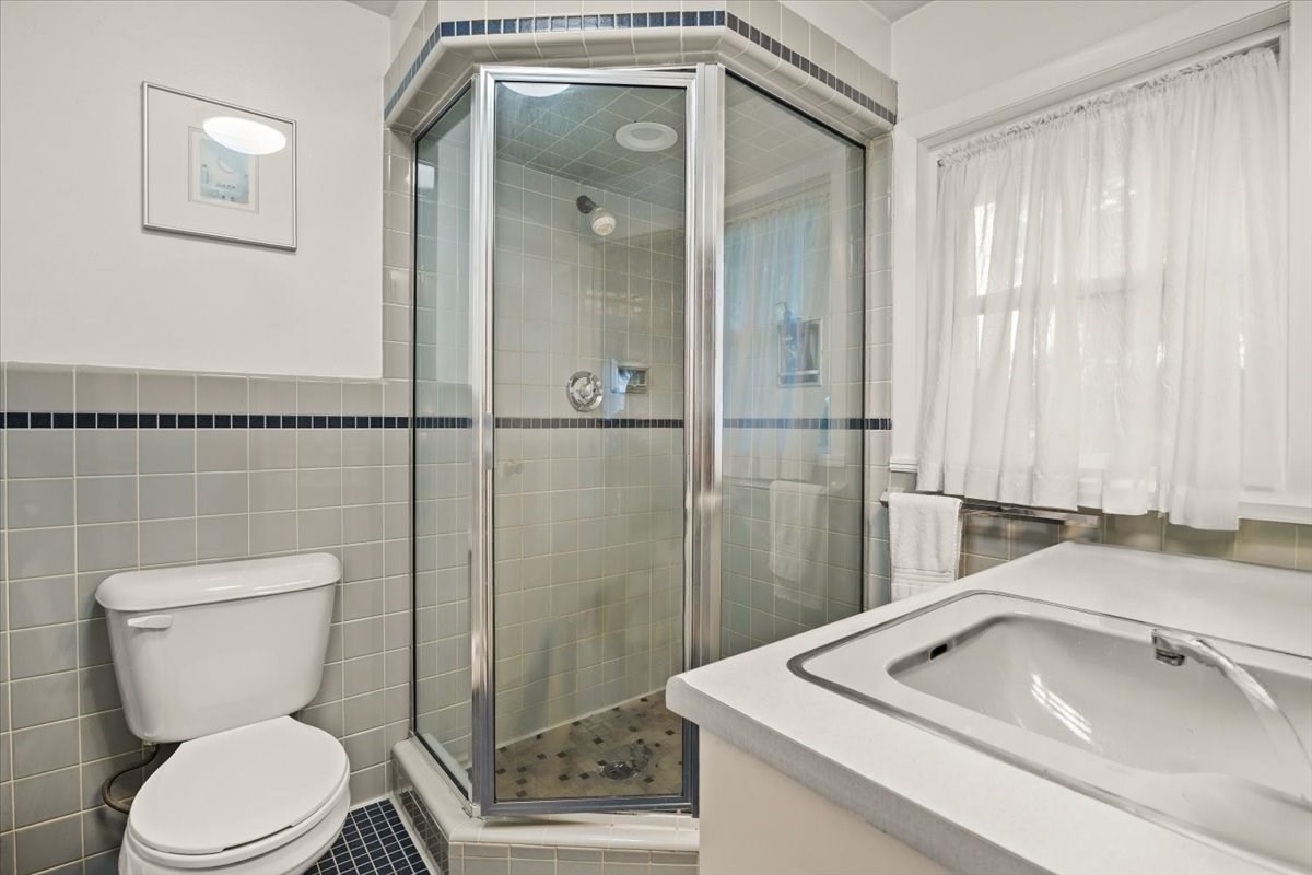 30 Bassett Rd Property Photo 20