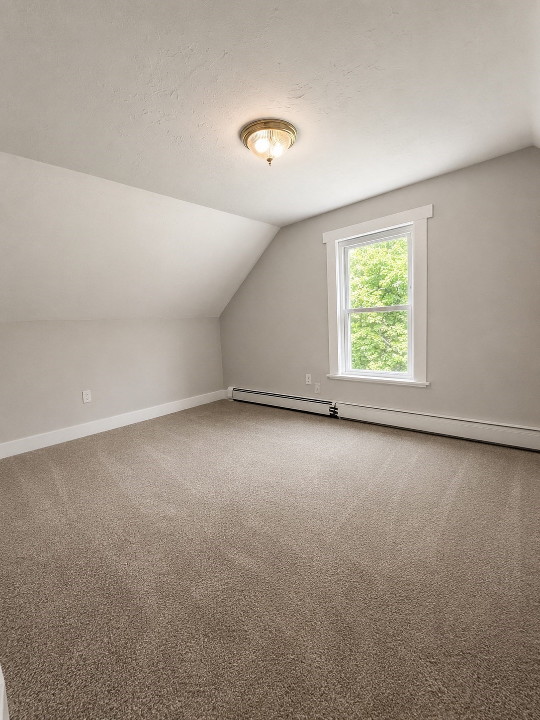 73 S Main St Property Photo 15