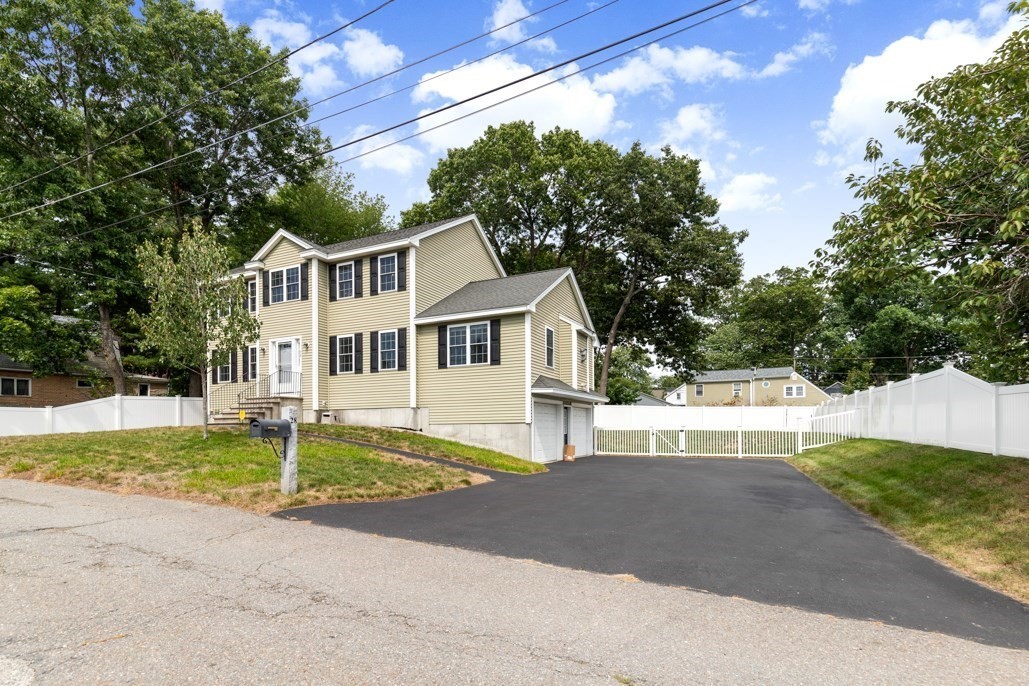 28 Glenside Ave Property Photo 4