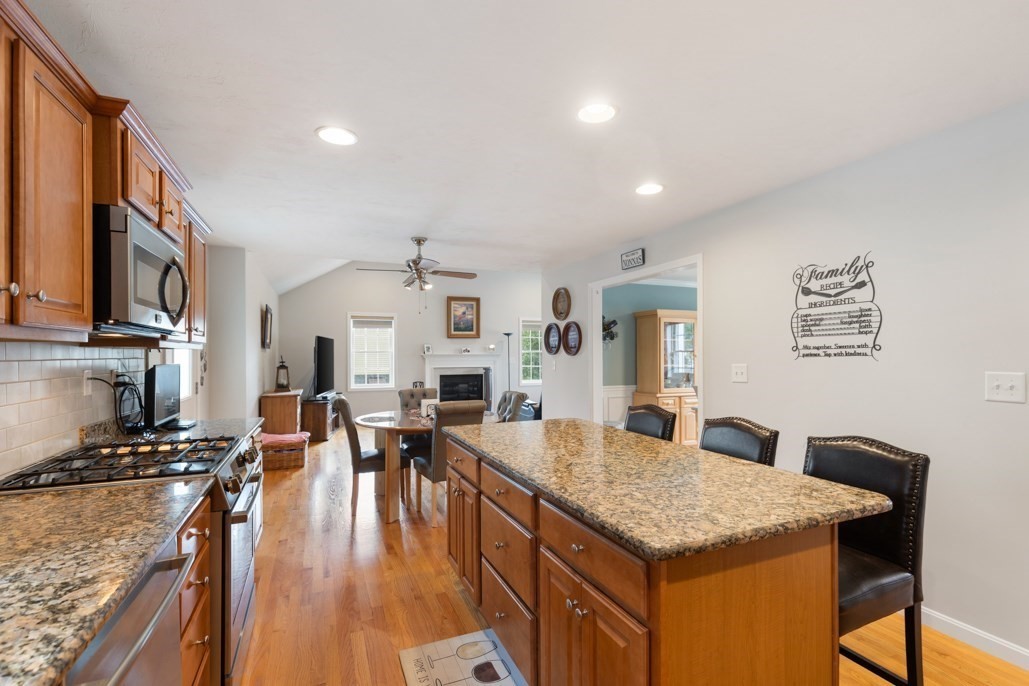28 Glenside Ave Property Photo 10
