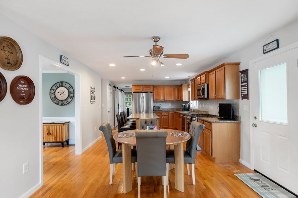 28 Glenside Ave Property Photo 11