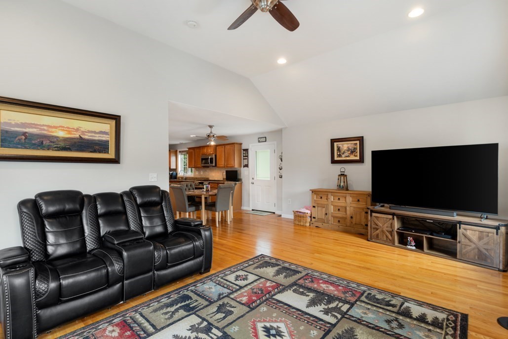 28 Glenside Ave Property Photo 18
