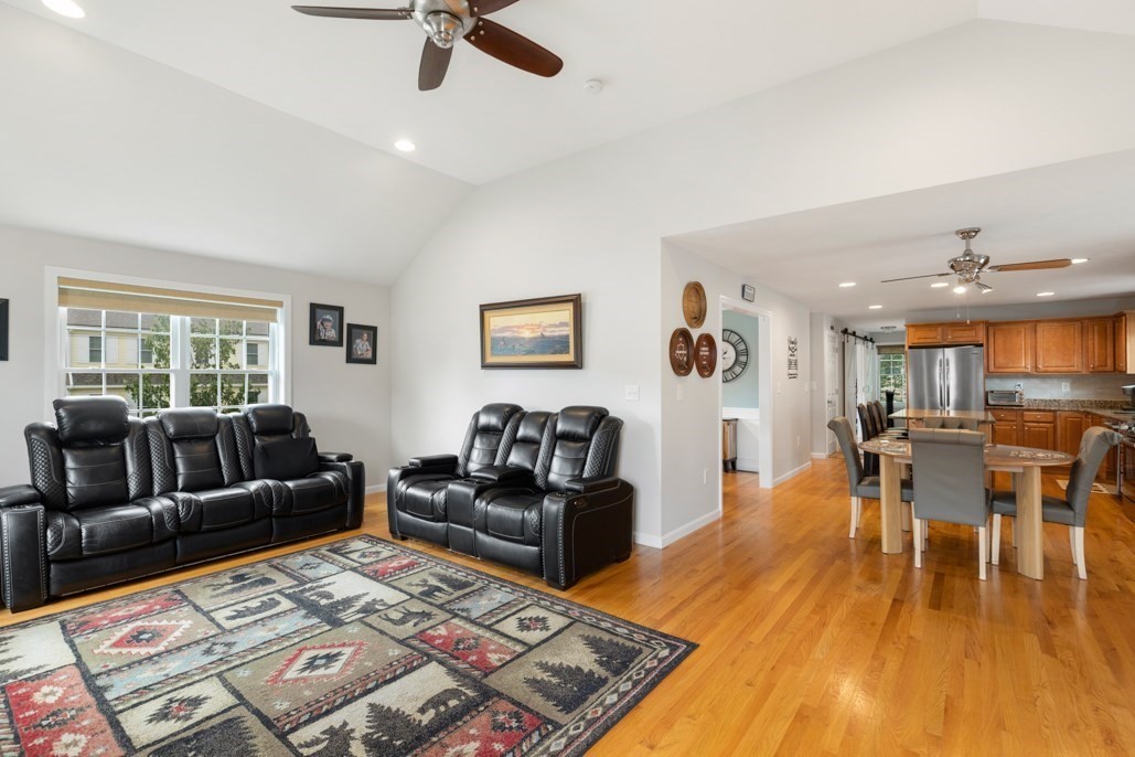 28 Glenside Ave Property Photo 19