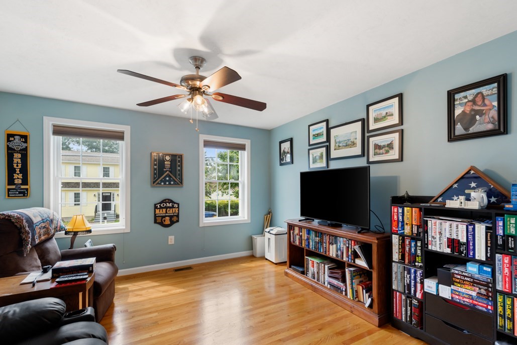 28 Glenside Ave Property Photo 21