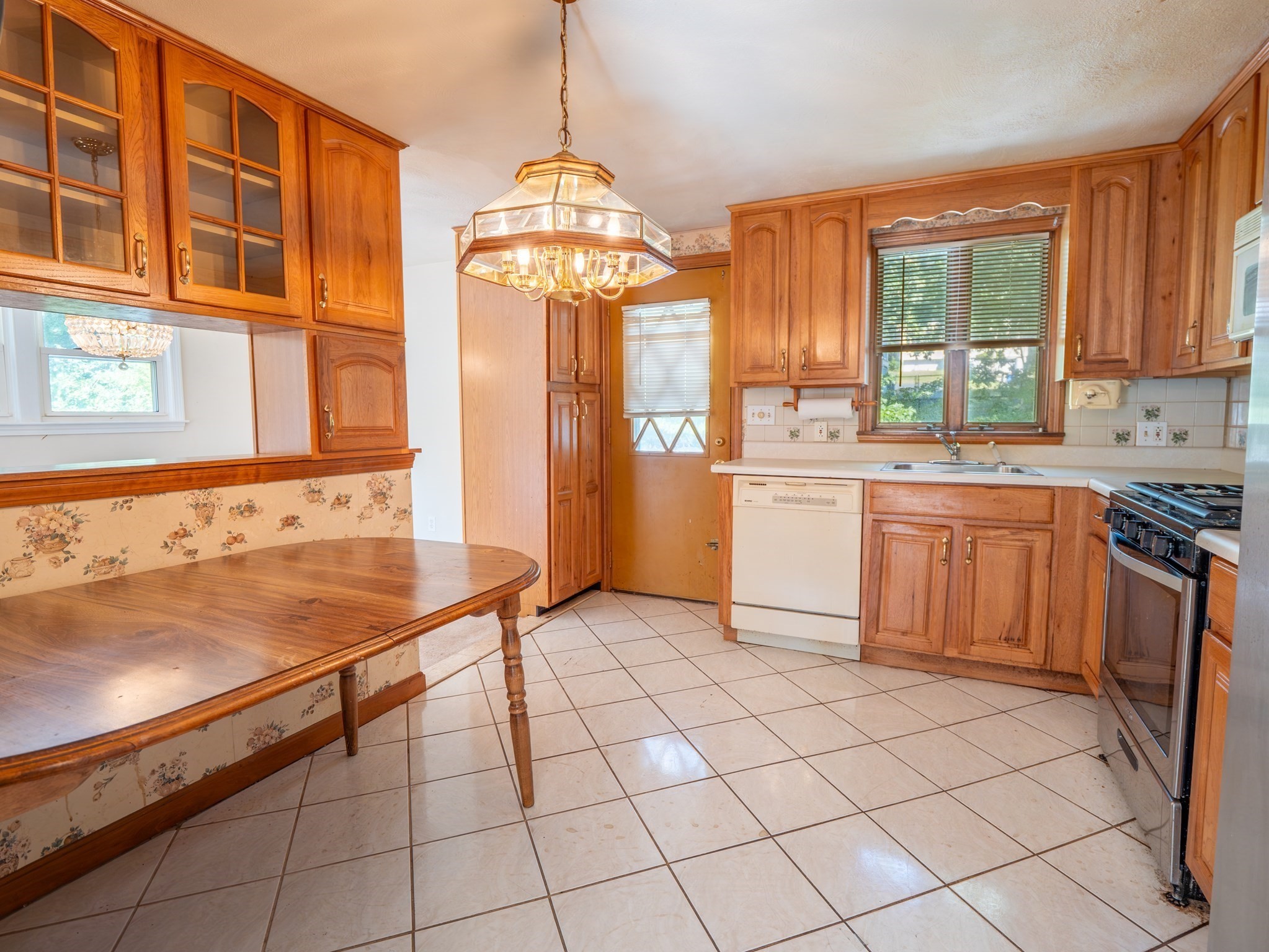 27 State Street Property Photo 7