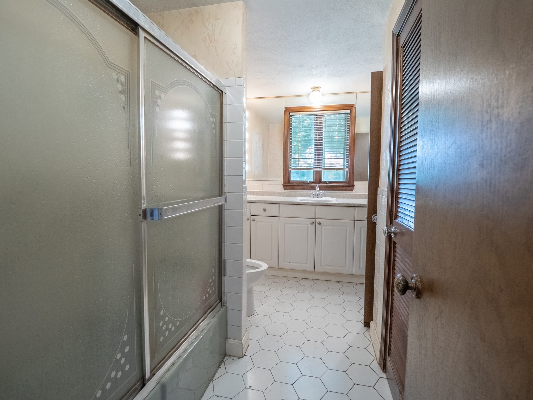 27 State Street Property Photo 11