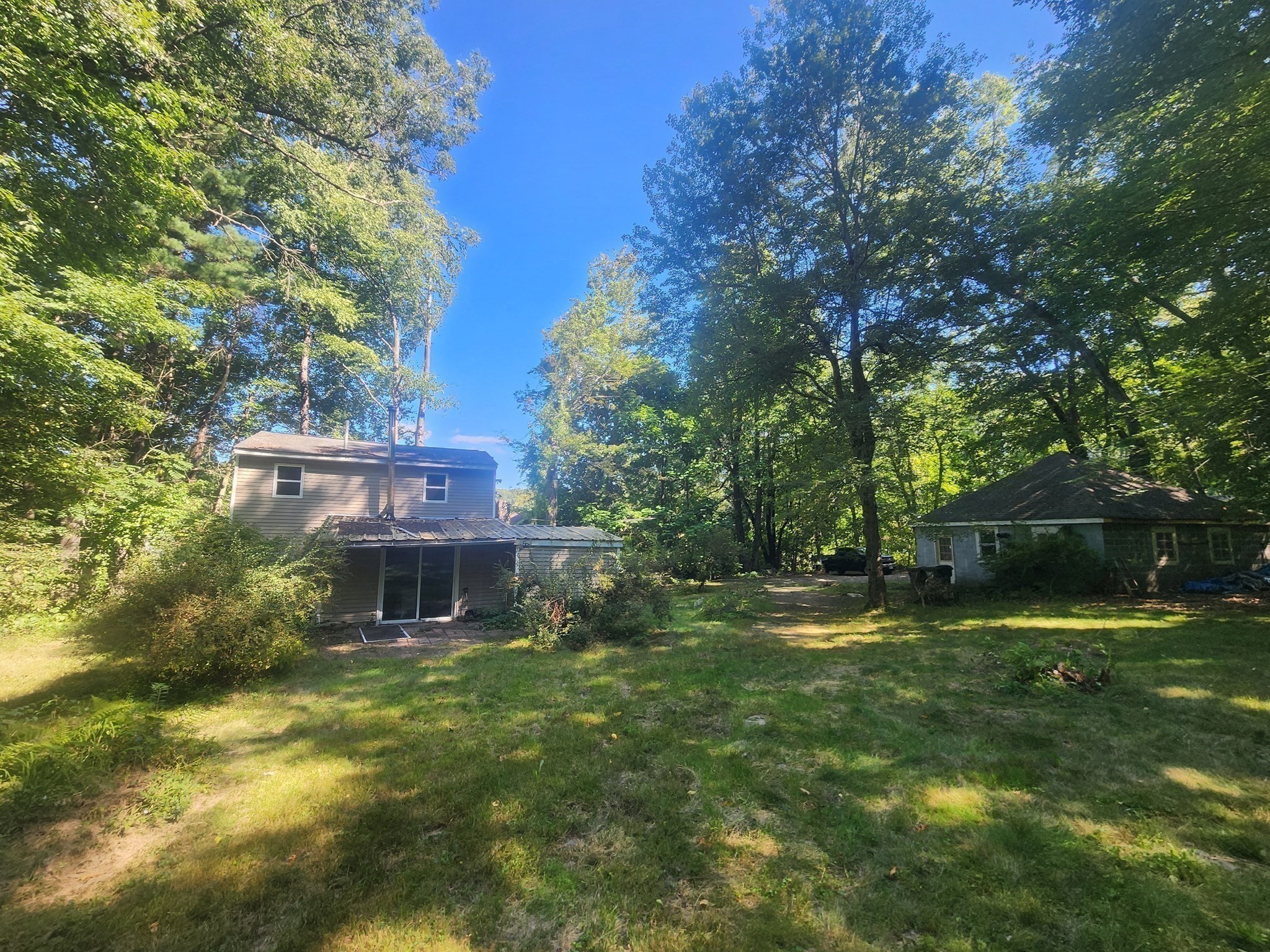 64 1/2 Wallace Avenue Property Photo 2