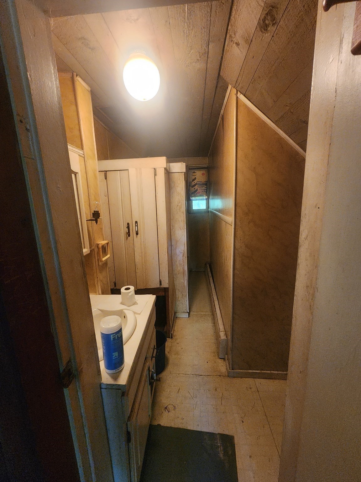 64 1/2 Wallace Avenue Property Photo 9