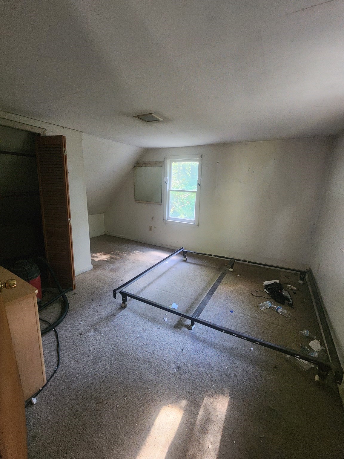 64 1/2 Wallace Avenue Property Photo 14