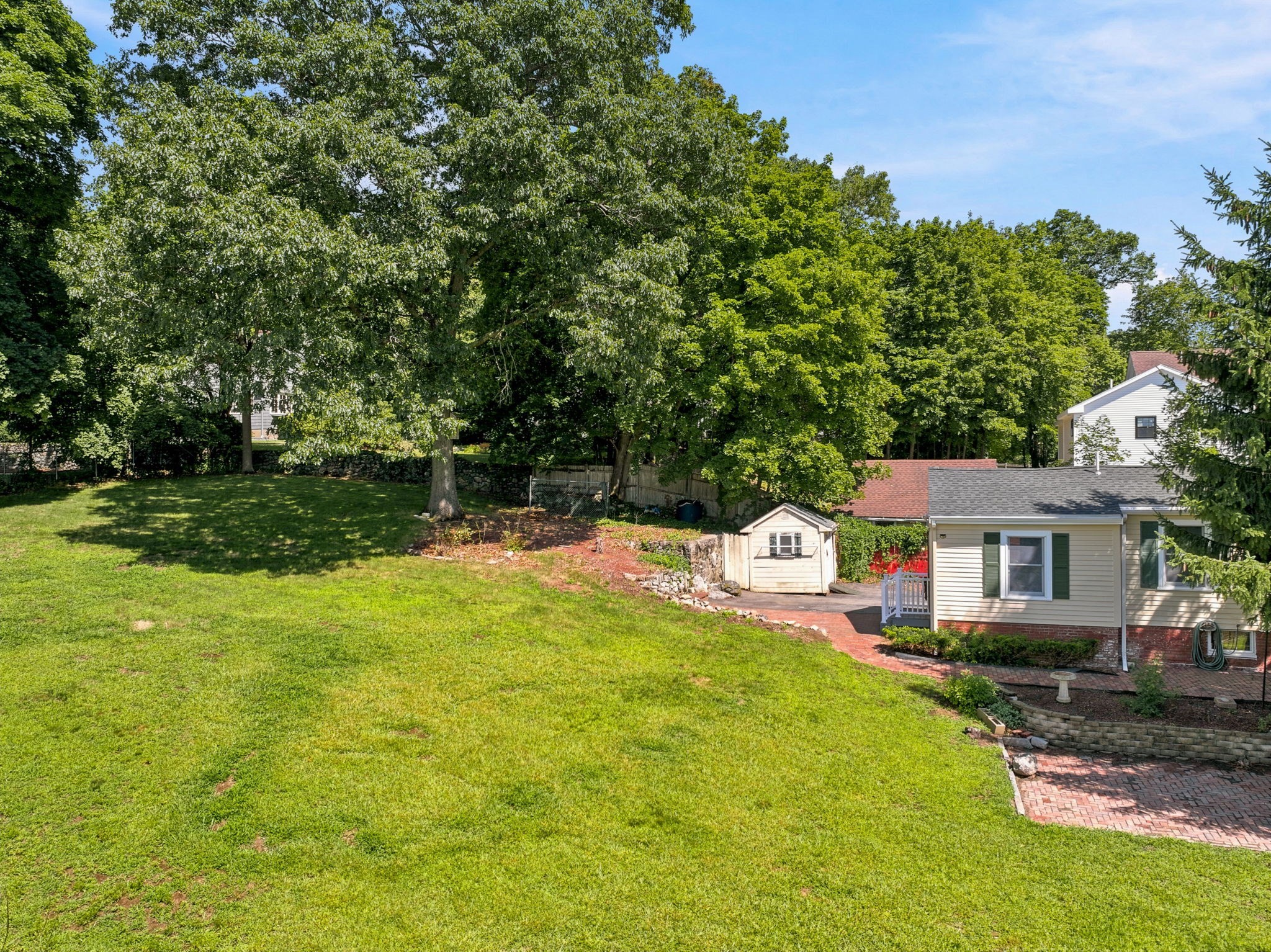 61 Myrtle Ave Property Photo 3