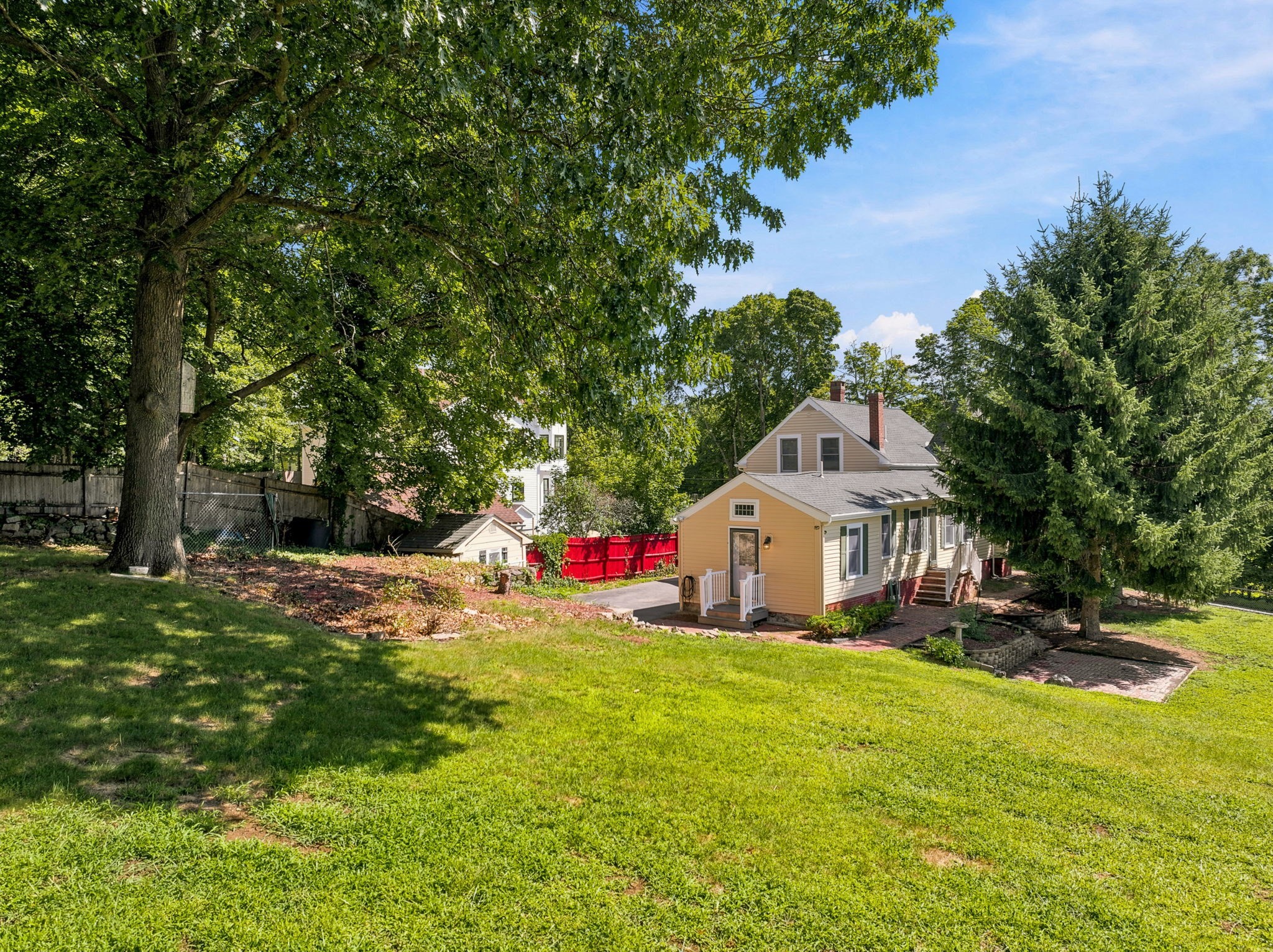 61 Myrtle Ave Property Photo 4