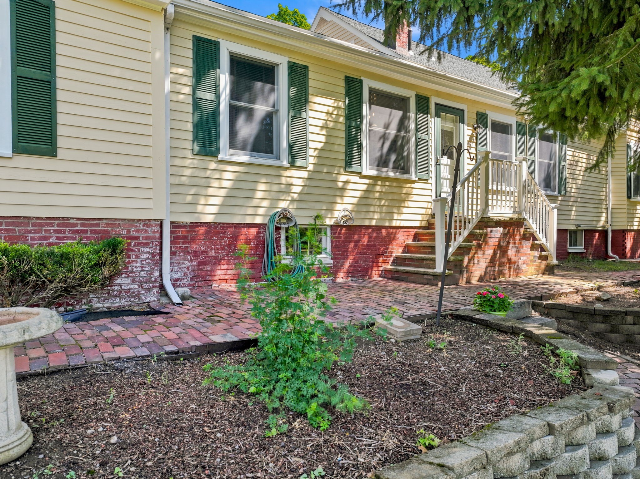 61 Myrtle Ave Property Photo 7