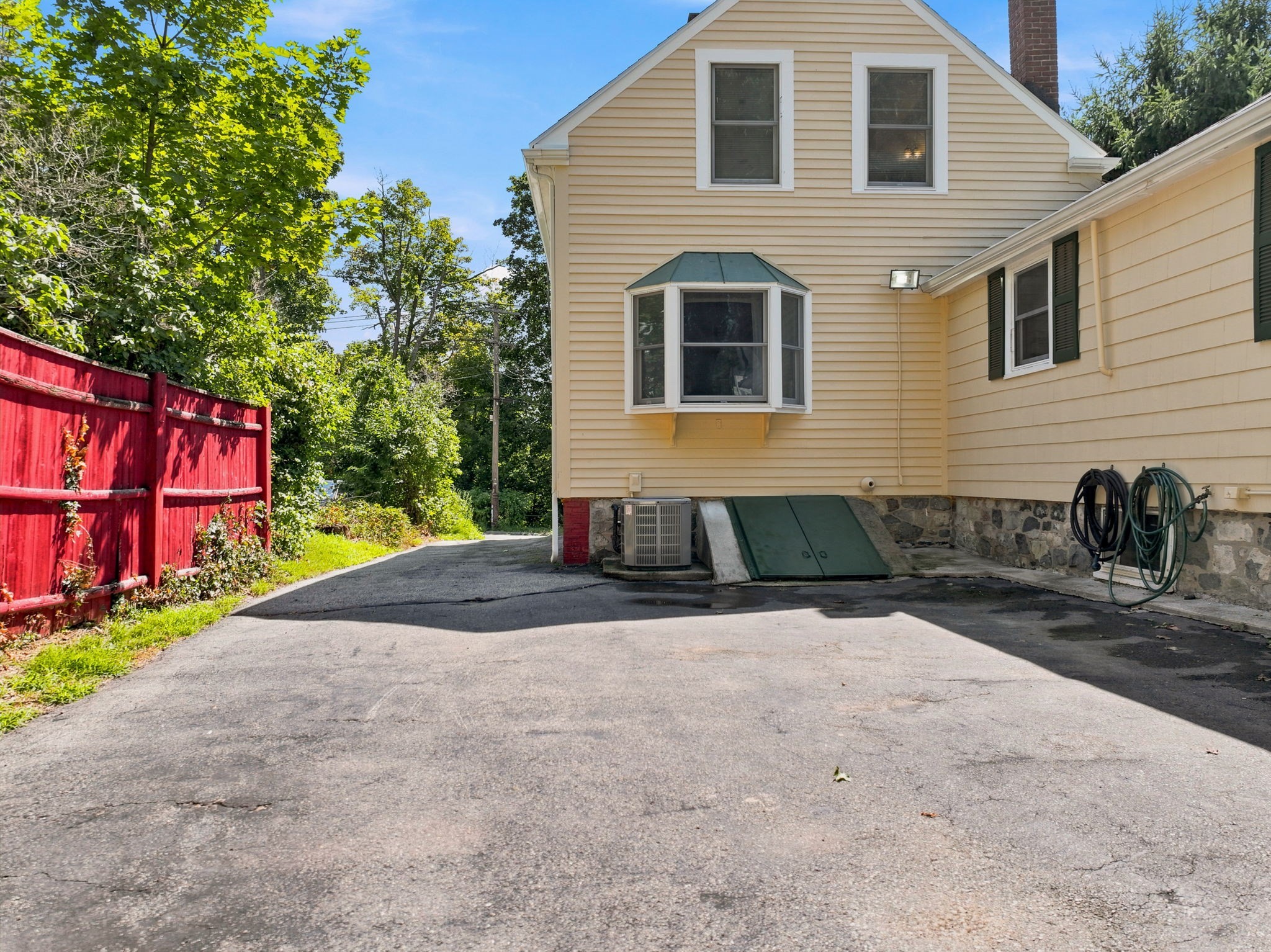 61 Myrtle Ave Property Photo 10